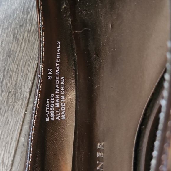 Etienne Aigner - NWOT - Women's Bronze Peep Toe Wedge Heels - Size 8 - Picture 4 of 5